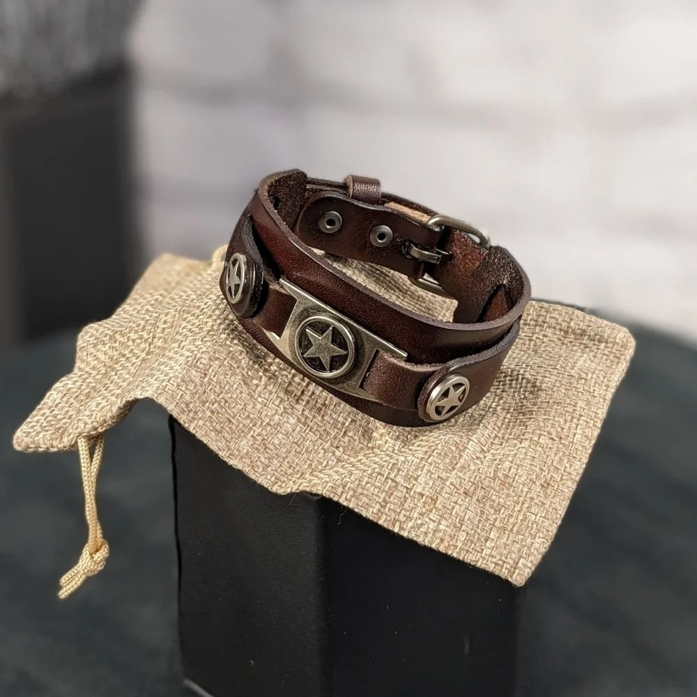 Leather and silver metal star wide bracelet, cowboy Texas Lonestar - Picture 3 of 8